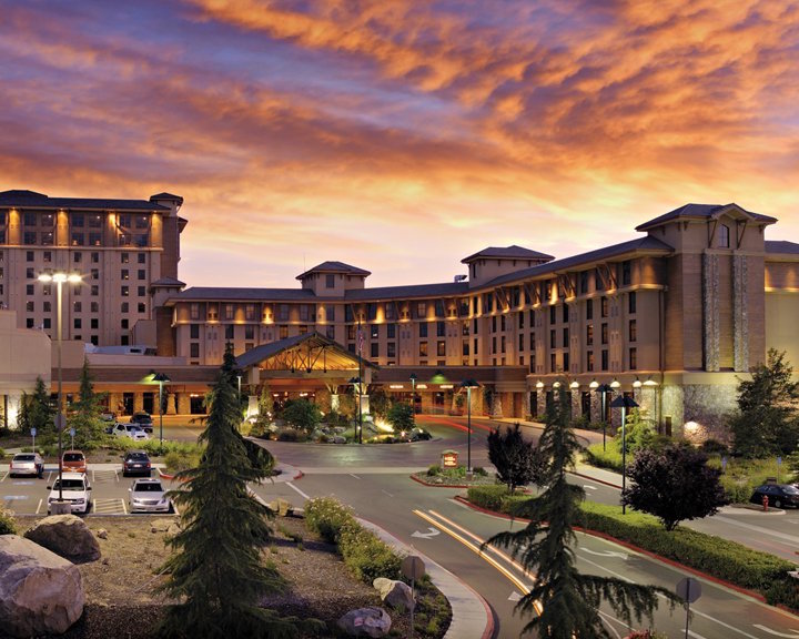 Is table mountain casino open in fresno california