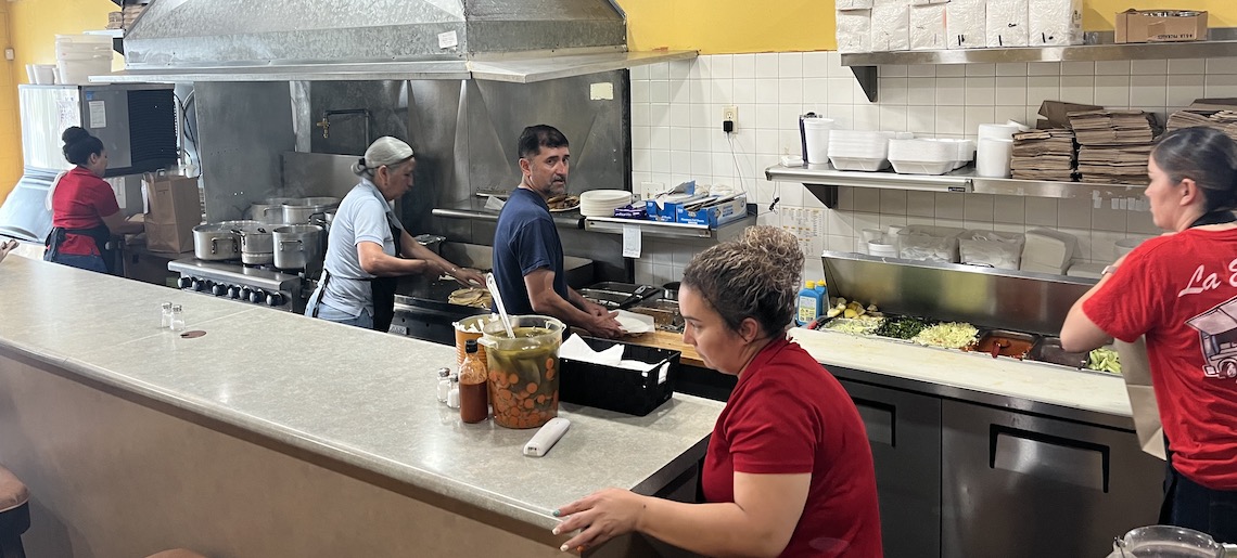 la elegante kitchen