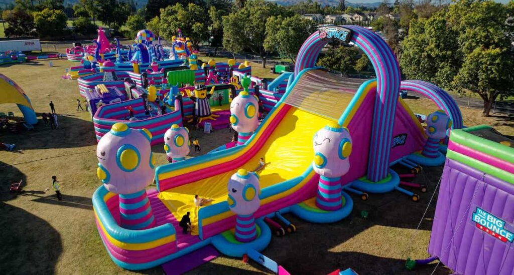 elaborate bounce houses