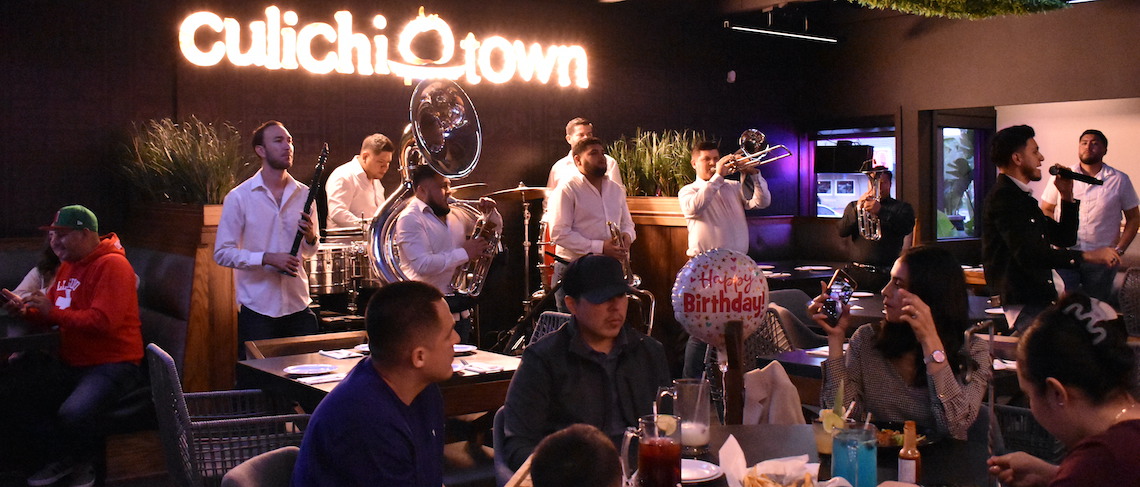 banda performers in a restaurant