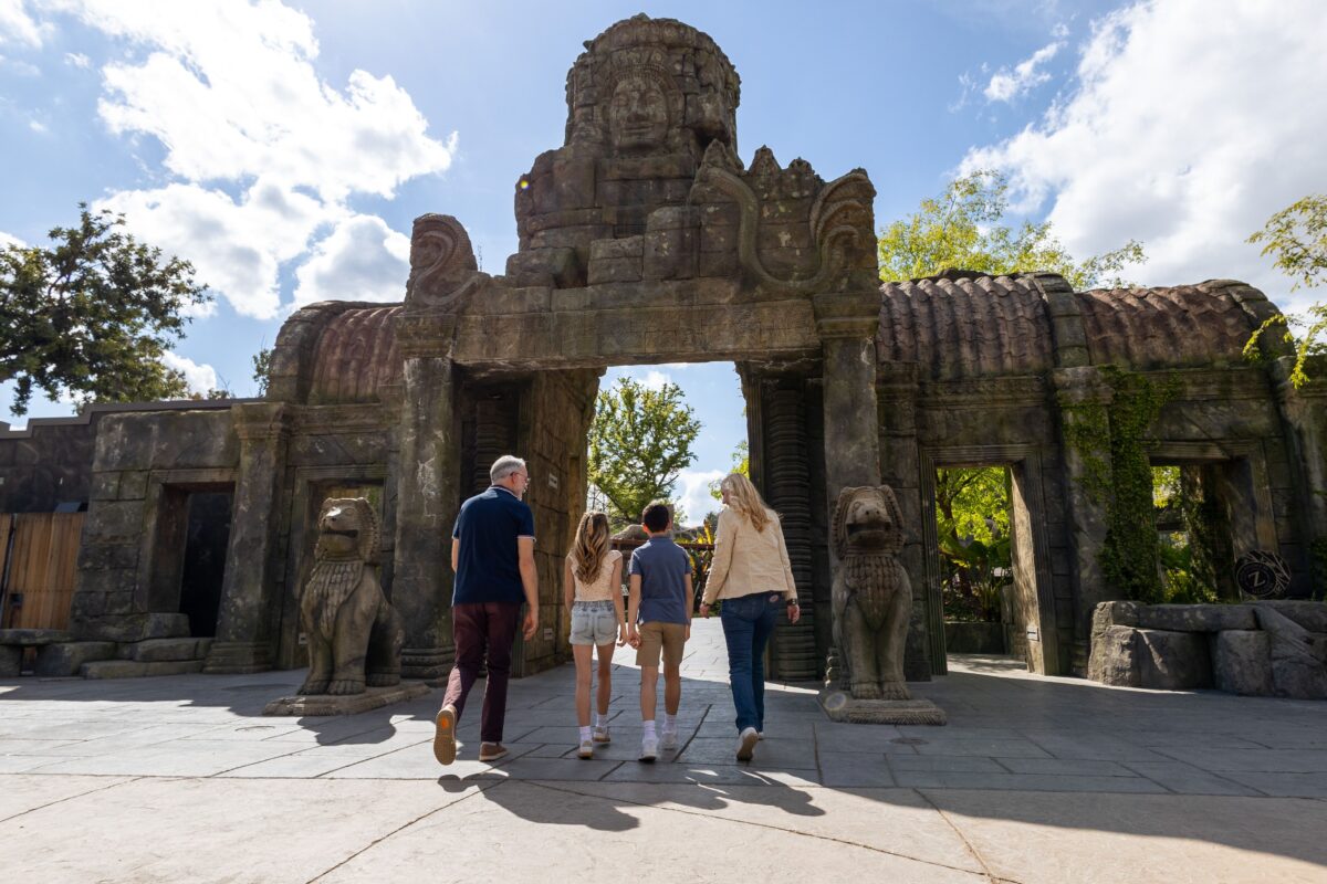 People walking in Zoo