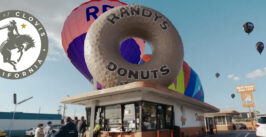 randy's donuts clovis with hot air balloons