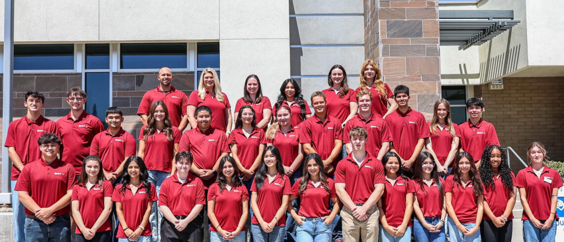 Students at EECU
