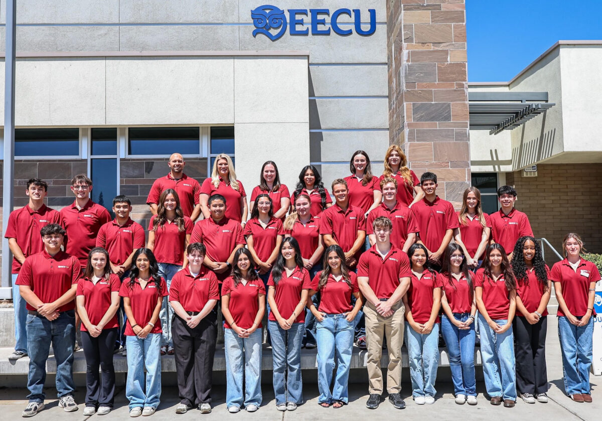 Students at EECU